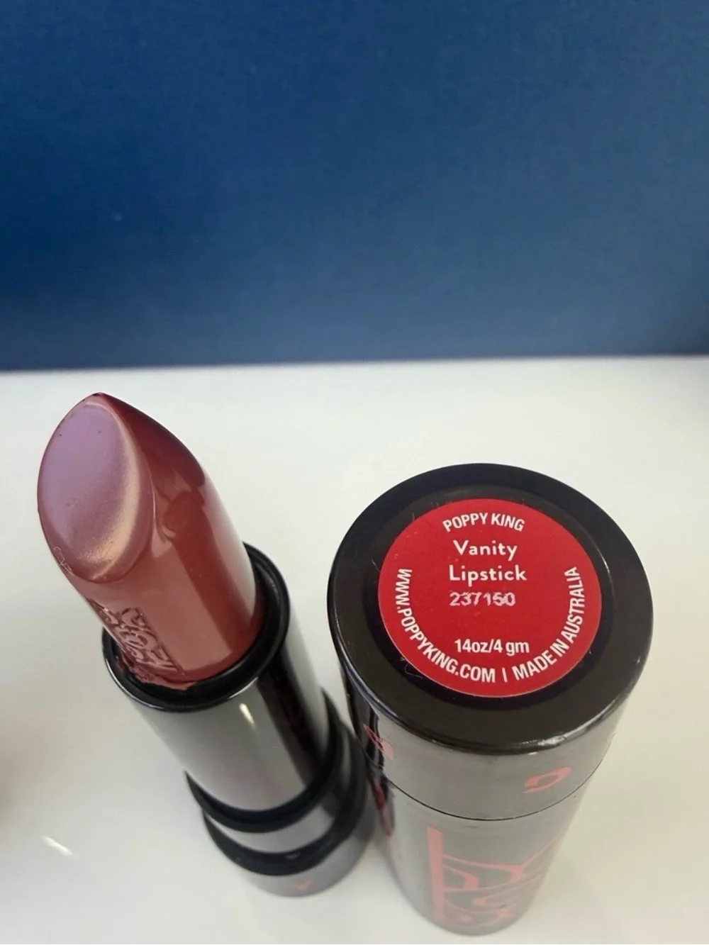 Poppy King matte creamy